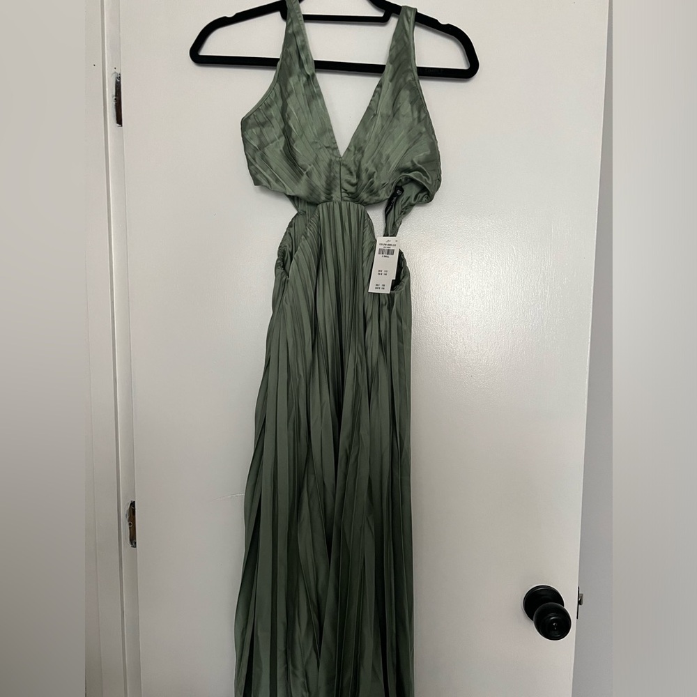Abercrombie Giselle pleated cut out midi dress